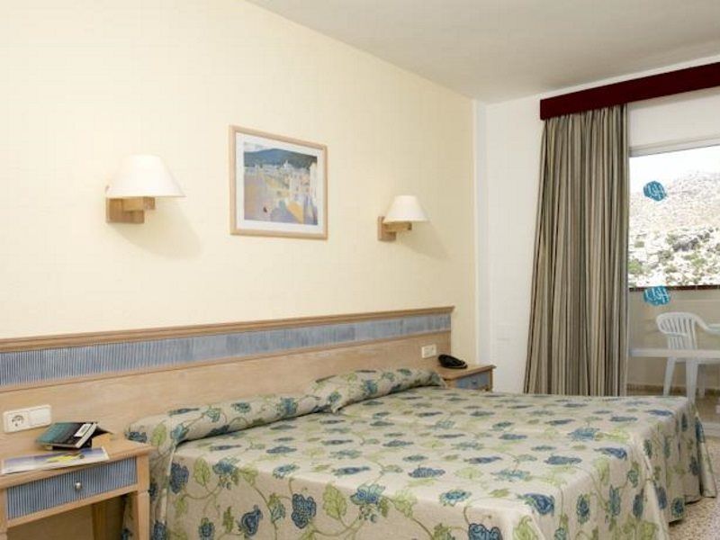 Globales Simar Hotell Cala de Sant Vicenc Exteriör bild