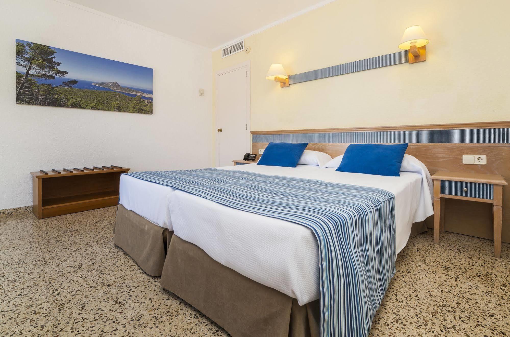 Globales Simar Hotell Cala de Sant Vicenc Exteriör bild