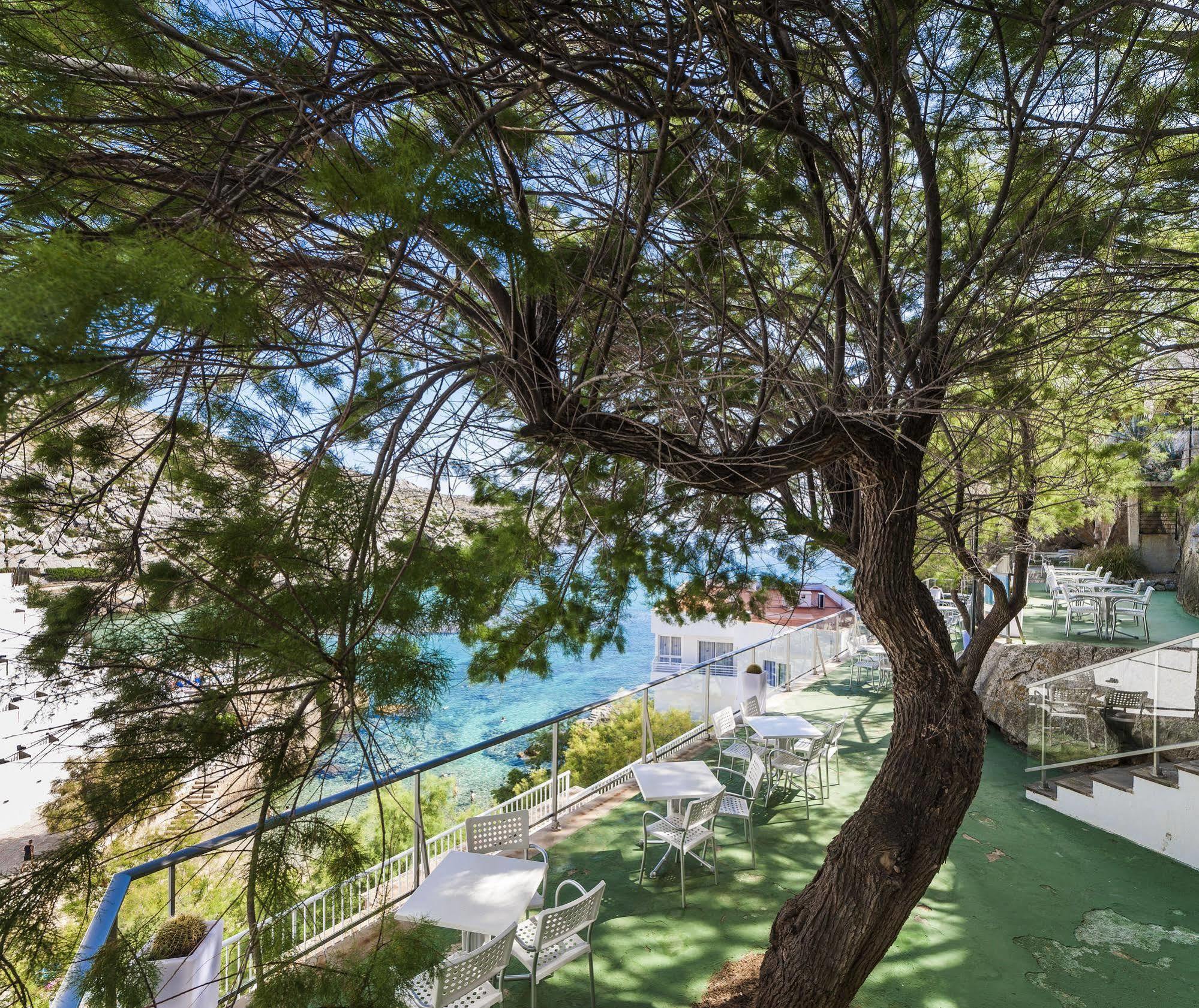 Globales Simar Hotell Cala de Sant Vicenc Exteriör bild