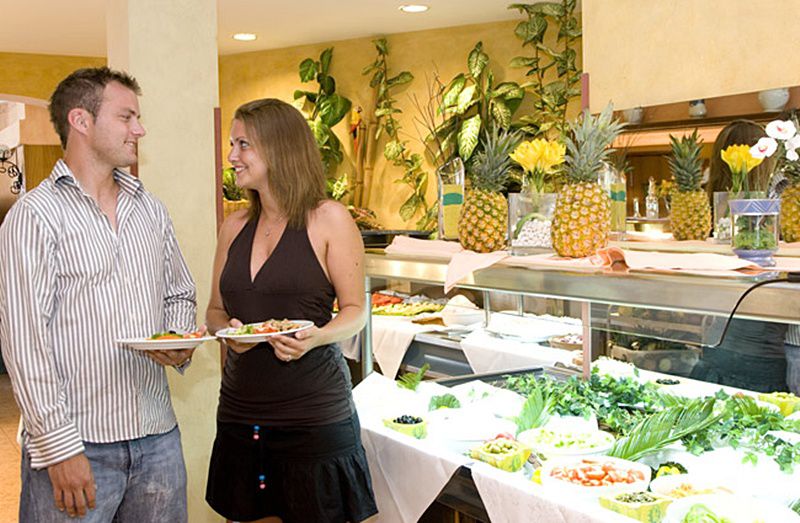 Globales Simar Hotell Cala de Sant Vicenc Restaurang bild